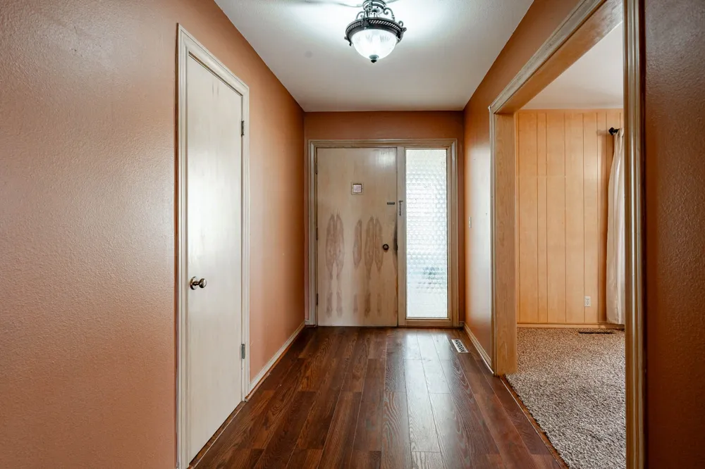 1001 E Nevada Seymour, TX 76380