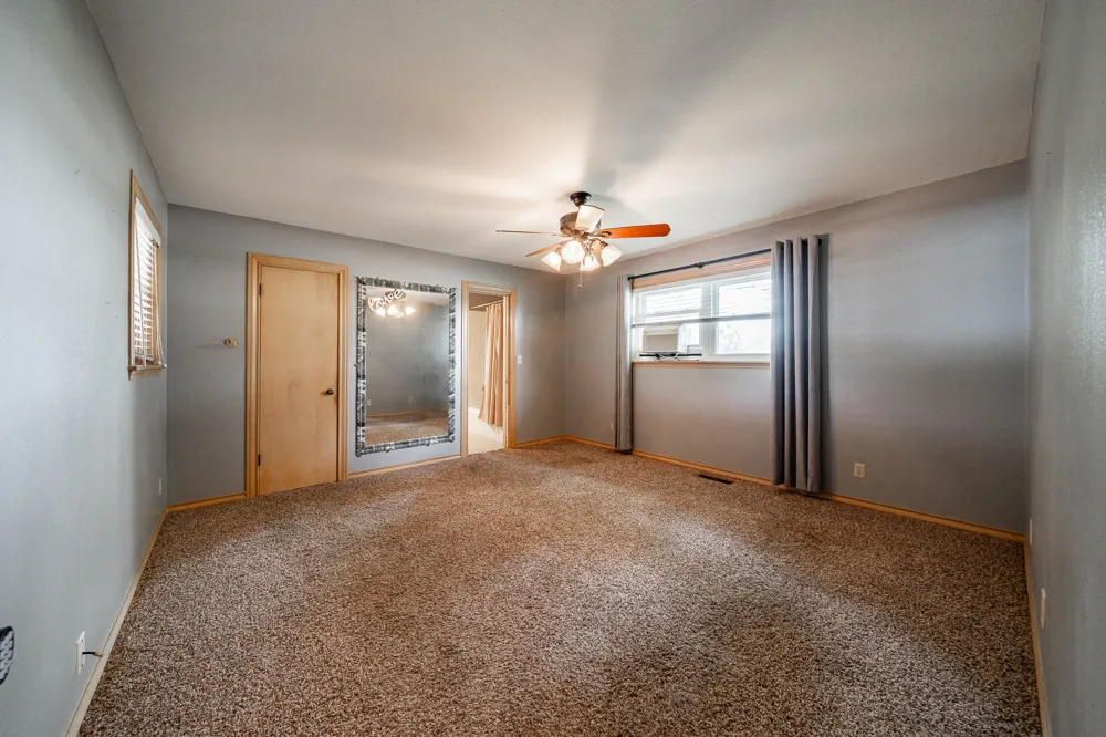 1001 E Nevada Seymour, TX 76380