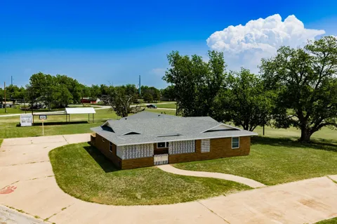 1001 E Nevada