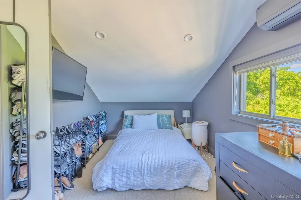 53 Old Neck Road S Center Moriches, NY 11934