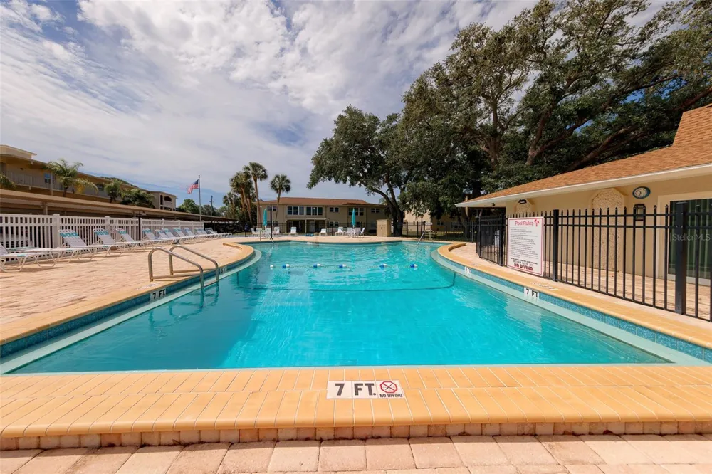 946 VIRGINIA STREET #107 Dunedin, FL 34698