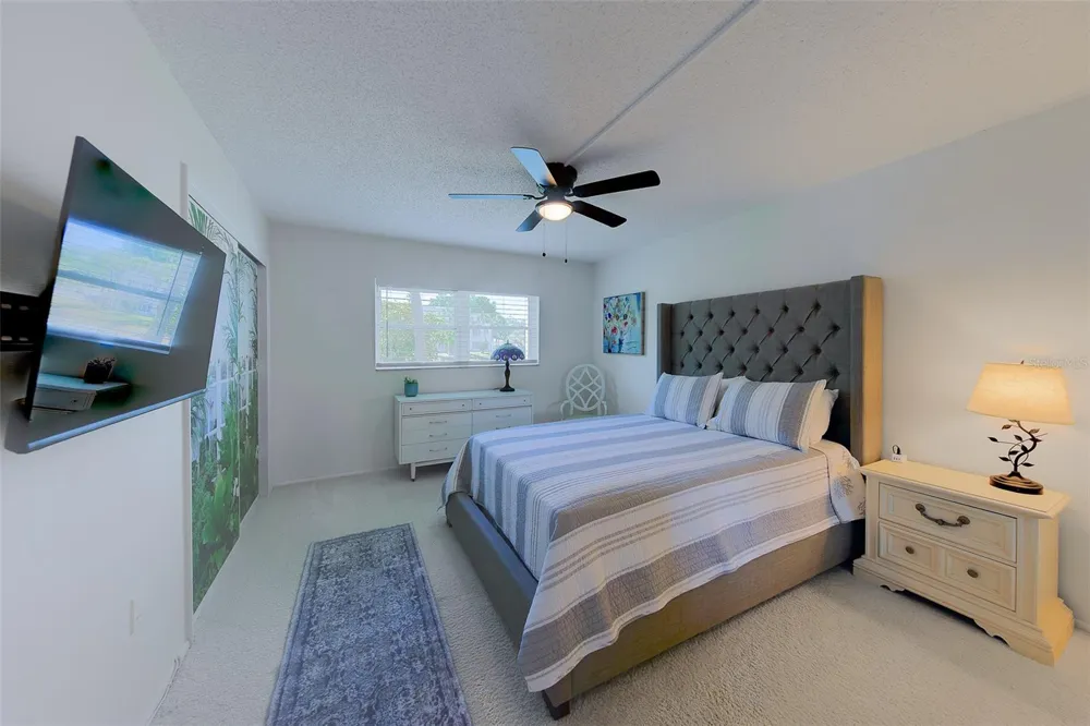 946 VIRGINIA STREET #107 Dunedin, FL 34698