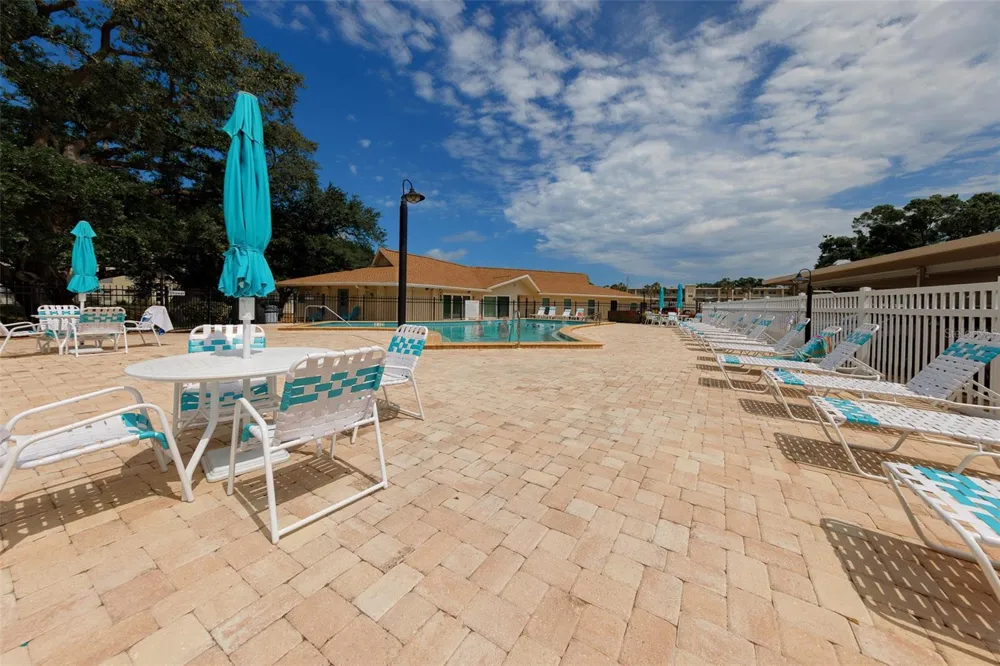 946 VIRGINIA STREET #107 Dunedin, FL 34698