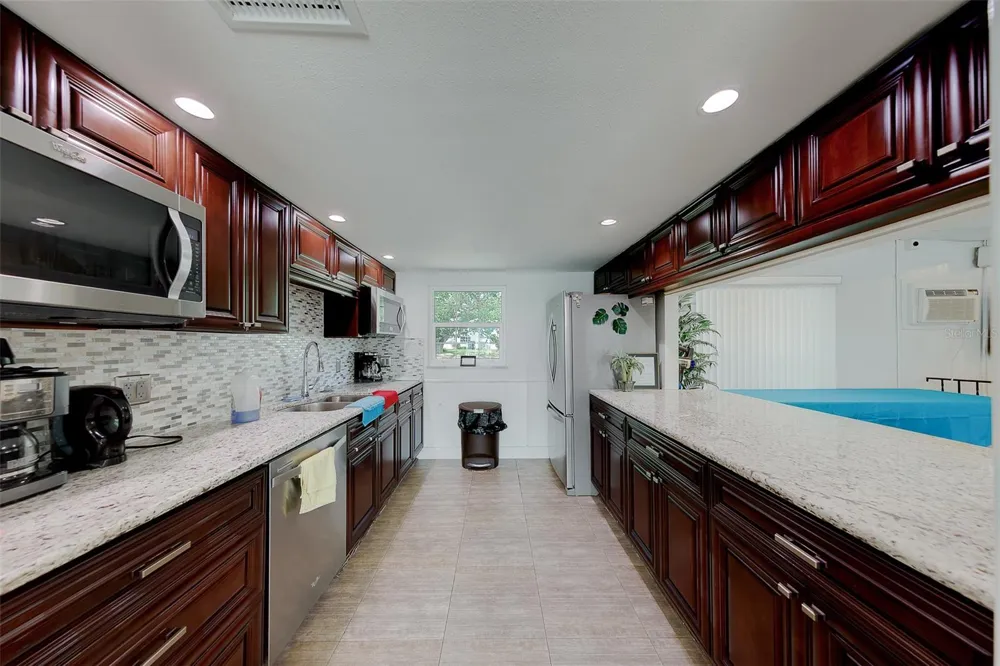 946 VIRGINIA STREET #107 Dunedin, FL 34698