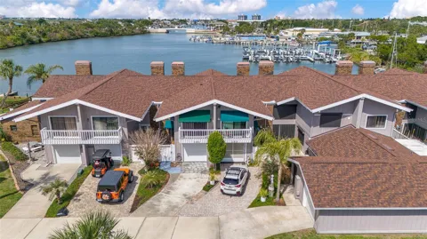 121 LAGOON COURT
