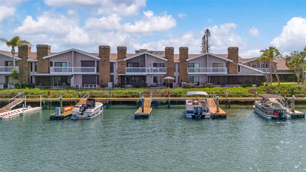 121 LAGOON COURT New Smyrna Beach, FL 32169