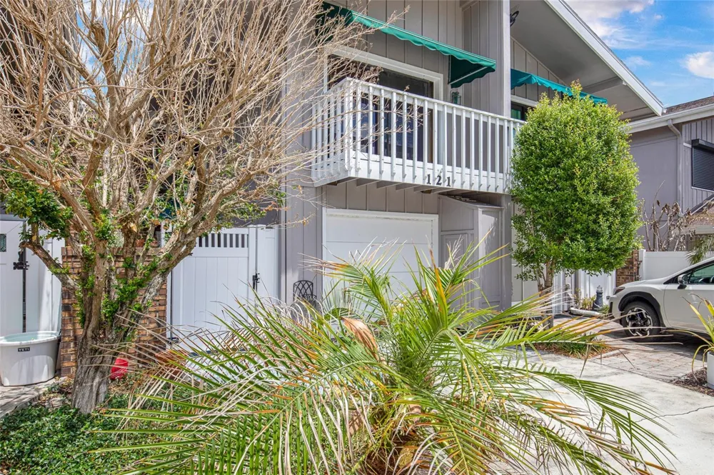 121 LAGOON COURT New Smyrna Beach, FL 32169