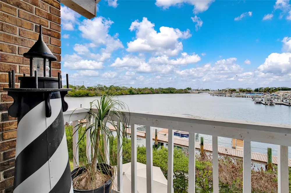 121 LAGOON COURT New Smyrna Beach, FL 32169