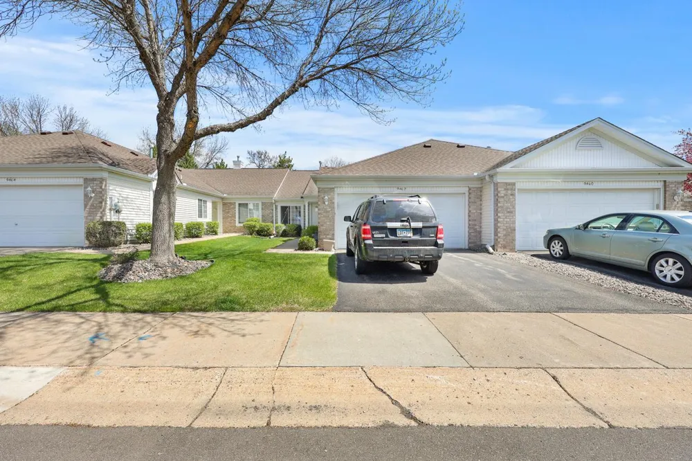 9462 Prairieview Trail Champlin, MN 55316