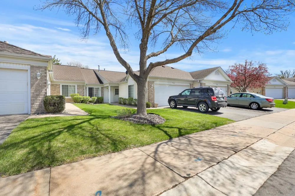9462 Prairieview Trail Champlin, MN 55316