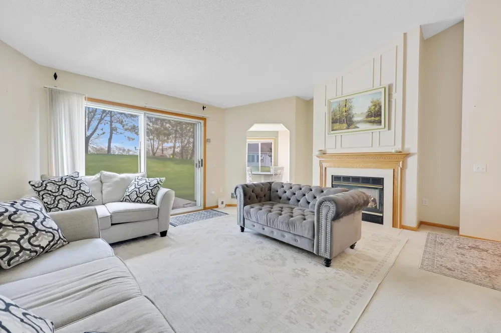 9462 Prairieview Trail Champlin, MN 55316