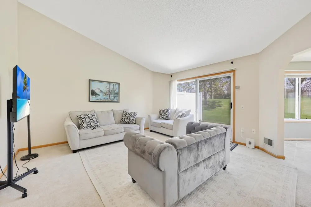 9462 Prairieview Trail Champlin, MN 55316