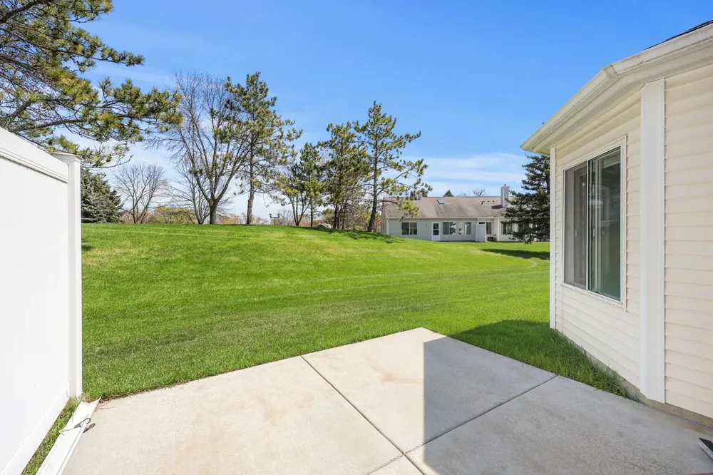 9462 Prairieview Trail Champlin, MN 55316
