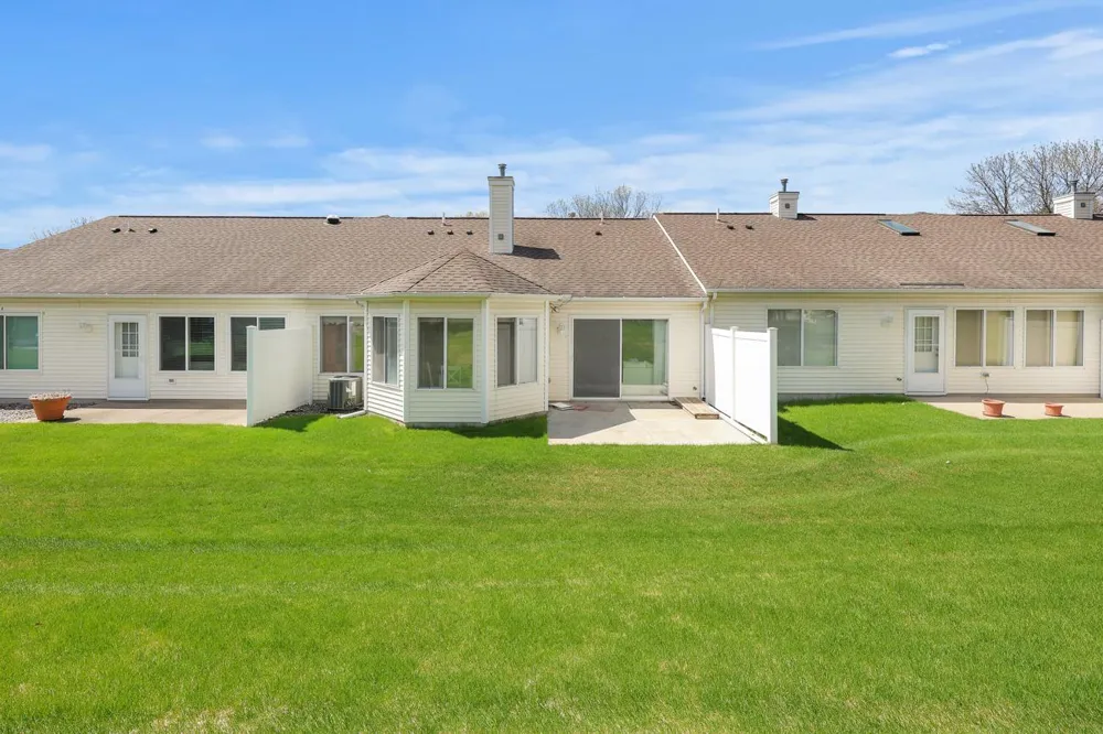 9462 Prairieview Trail Champlin, MN 55316