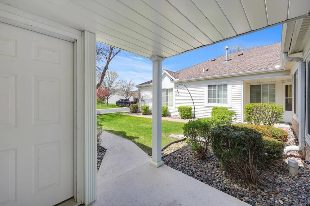 9462 Prairieview Trail Champlin, MN 55316