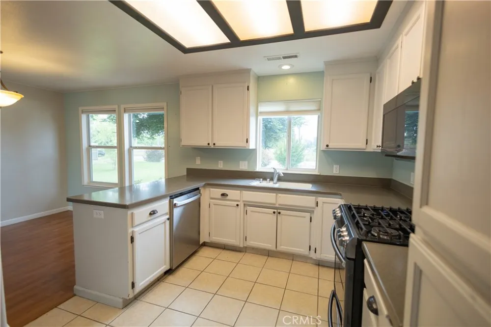 6042 Grange Corning, CA 96021