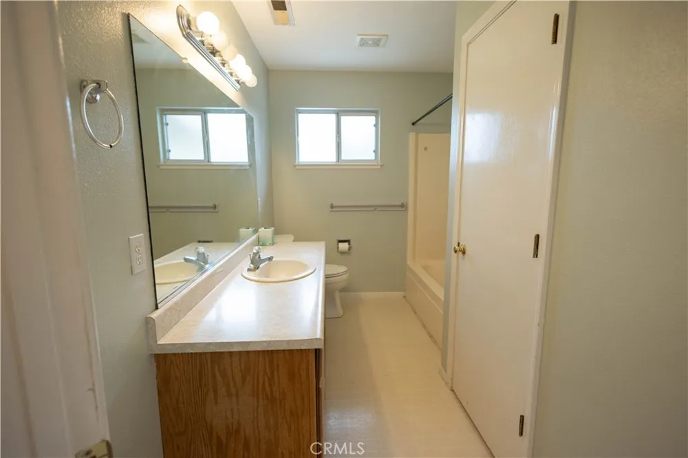 6042 Grange Corning, CA 96021