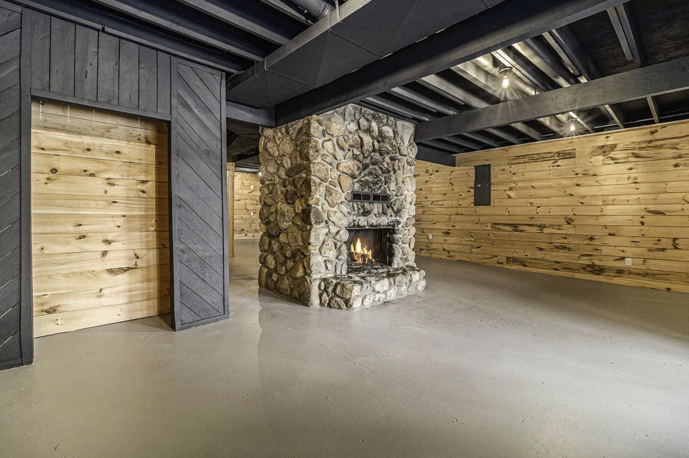 1550 W Chilberg Road Scottville, MI 49454