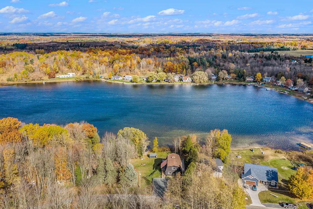 1550 W Chilberg Road Scottville, MI 49454