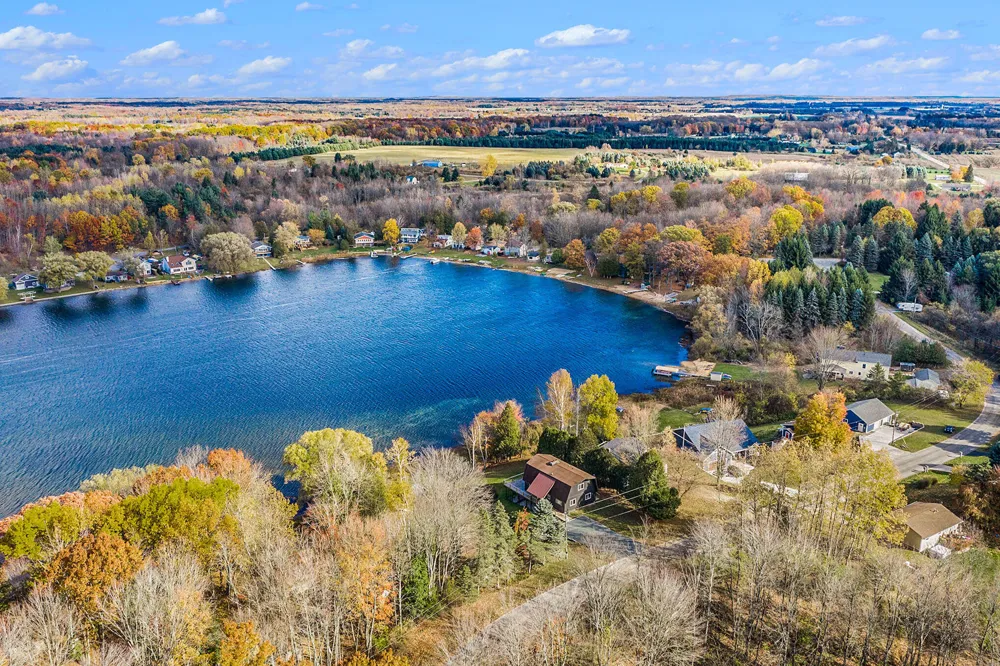 1550 W Chilberg Road Scottville, MI 49454