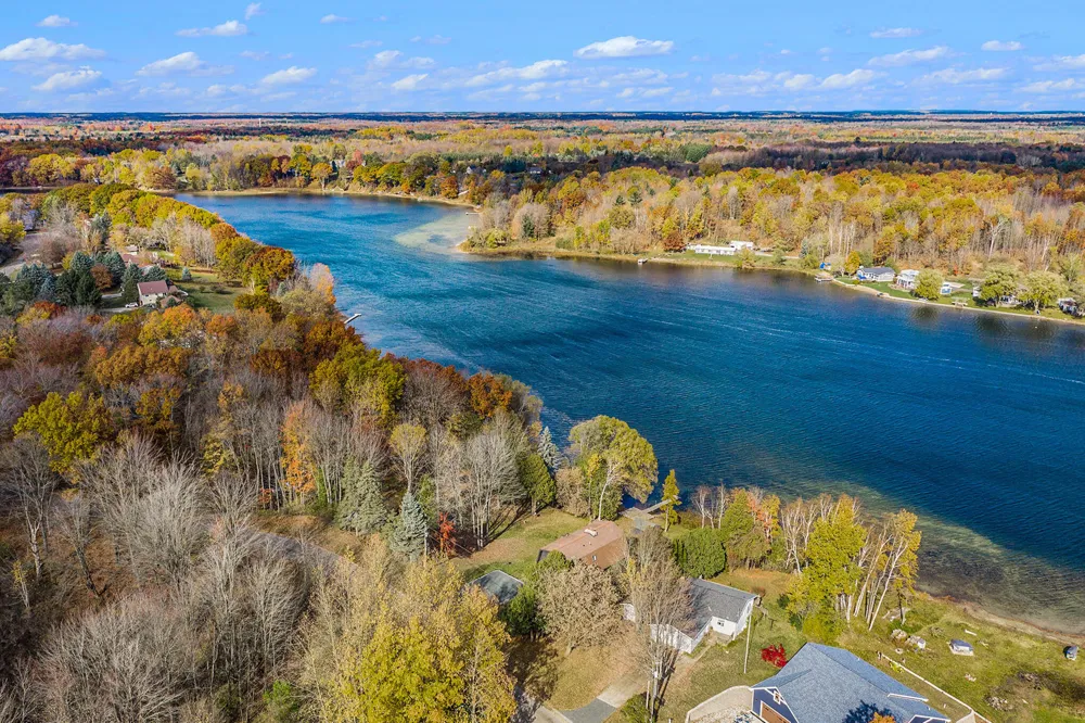 1550 W Chilberg Road Scottville, MI 49454