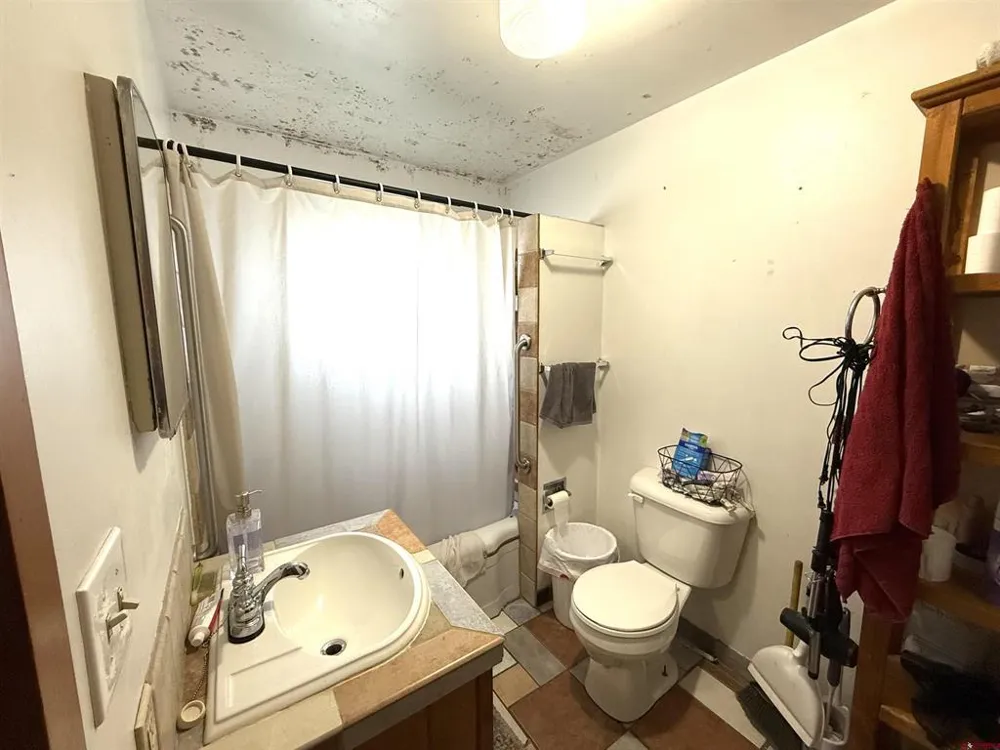 1118 E Main Street Cortez, CO 81321