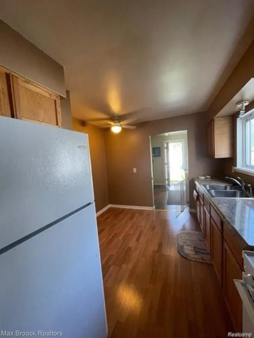 47 E Barrett Avenue Madison Heights City, MI 48071