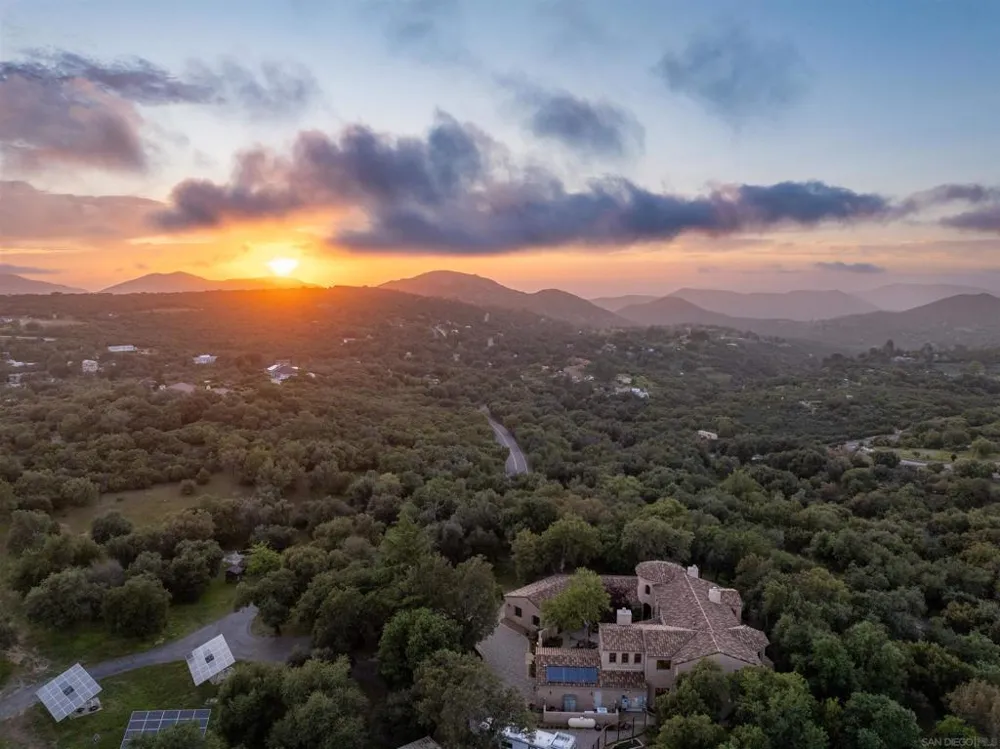 23835 Viejas Grade Descanso, CA 91916