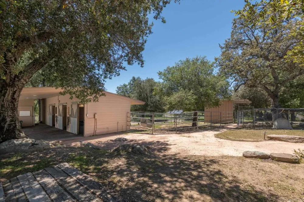23835 Viejas Grade Descanso, CA 91916