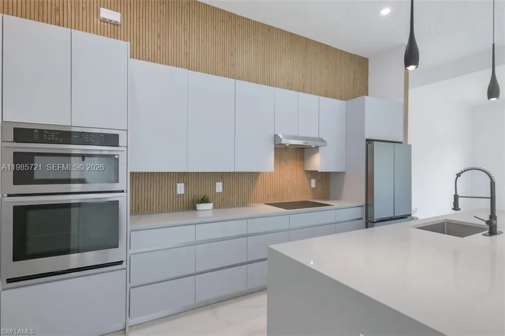 6186 Everglades blvd Naples, FL 34120