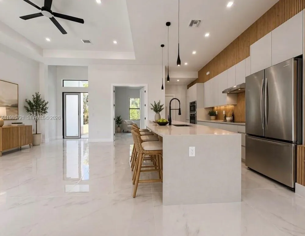 6186 Everglades blvd Naples, FL 34120