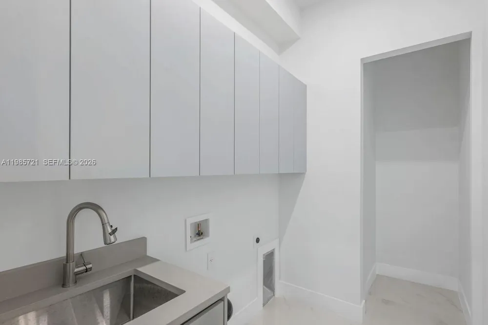 6186 Everglades blvd Naples, FL 34120