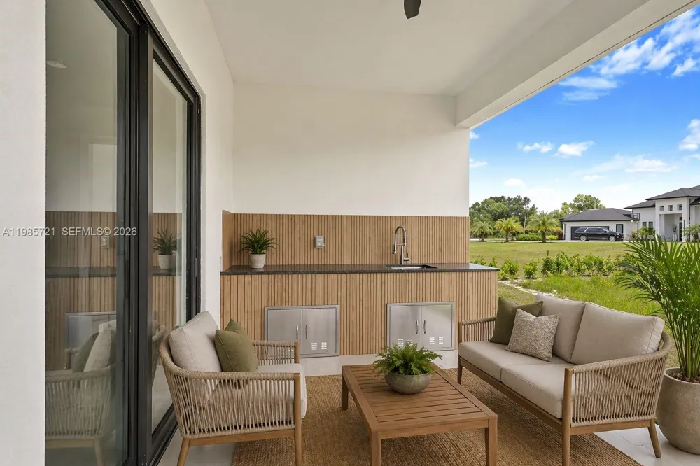 6186 Everglades blvd Naples, FL 34120