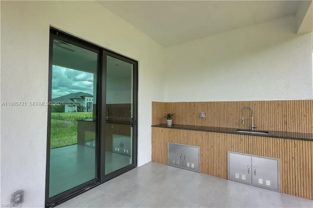 6186 Everglades blvd Naples, FL 34120