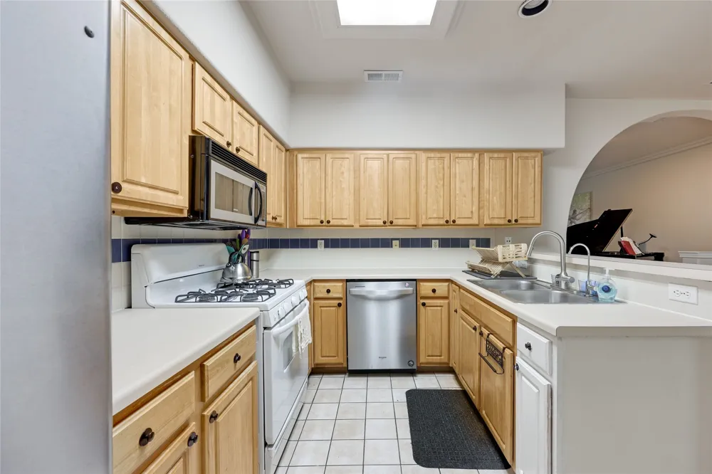 12287 Abbey Glen Lane #D-1 Austin, TX 78753