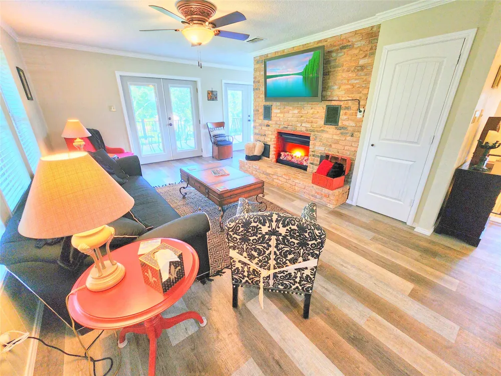 542 Wildewood Drive Chandler, TX 75758