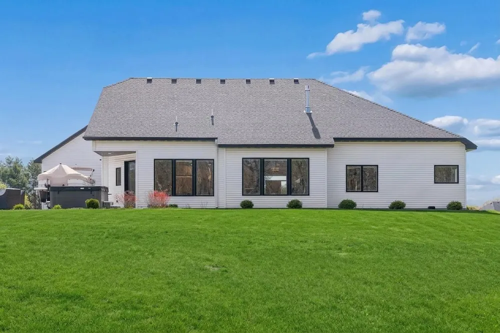 2228 154th Avenue NE Ham Lake, MN 55304