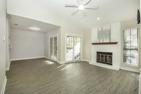 1104 Riverchase Lane #204