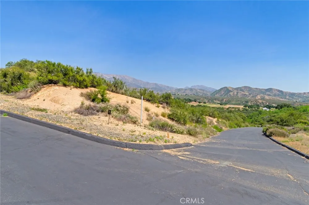 39551 Hidden Heights Drive Yucaipa, CA 92399