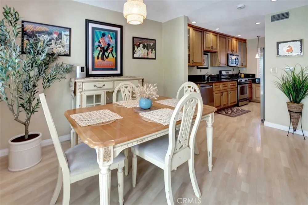 102 Santa Rosa Court Laguna Beach, CA 92651
