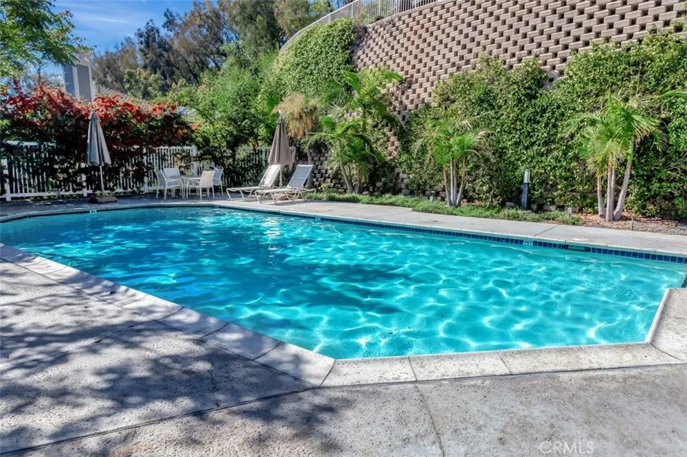 102 Santa Rosa Court Laguna Beach, CA 92651