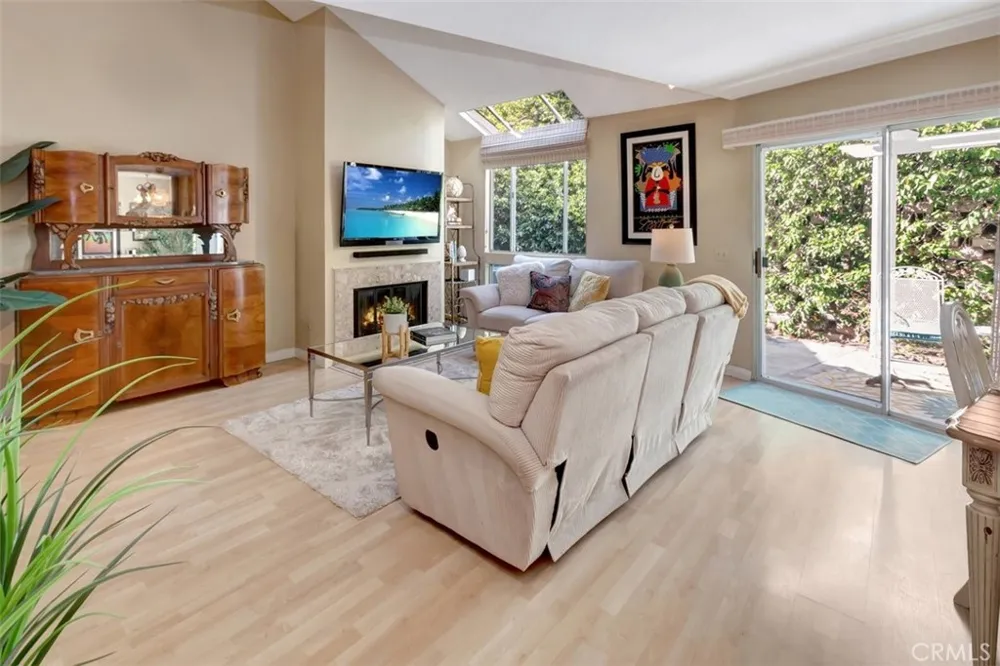 102 Santa Rosa Court Laguna Beach, CA 92651