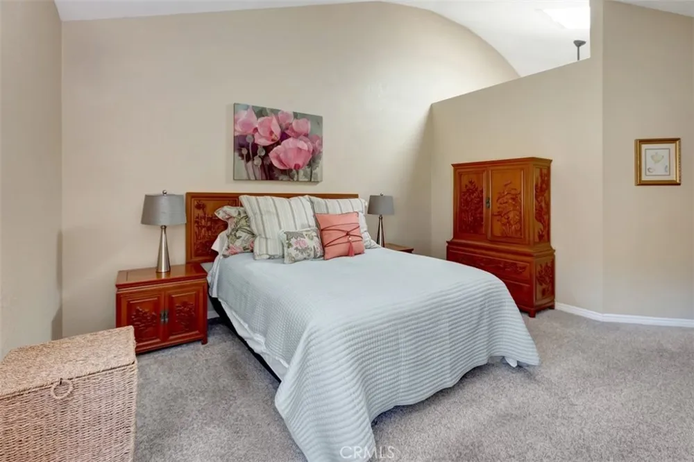 102 Santa Rosa Court Laguna Beach, CA 92651
