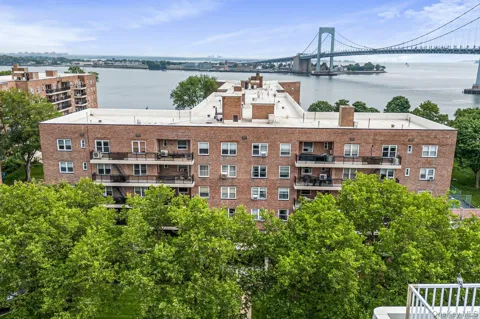 162-01 Powells Cove Boulevard #3N