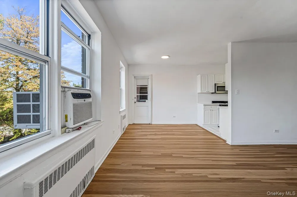 162-01 Powells Cove Boulevard #3N Beechhurst, NY 11357
