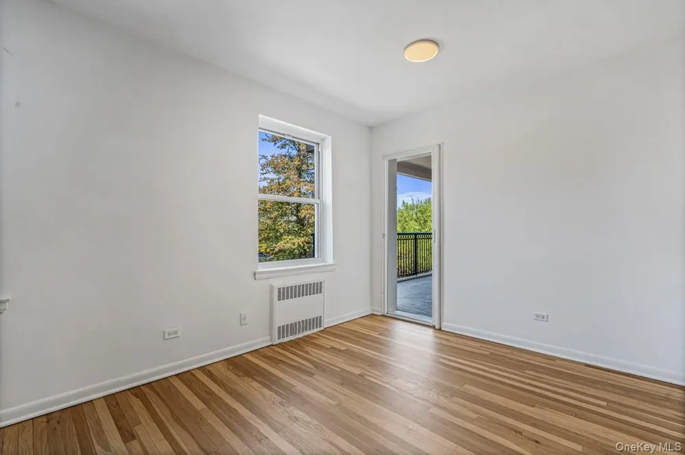 162-01 Powells Cove Boulevard #3N Beechhurst, NY 11357