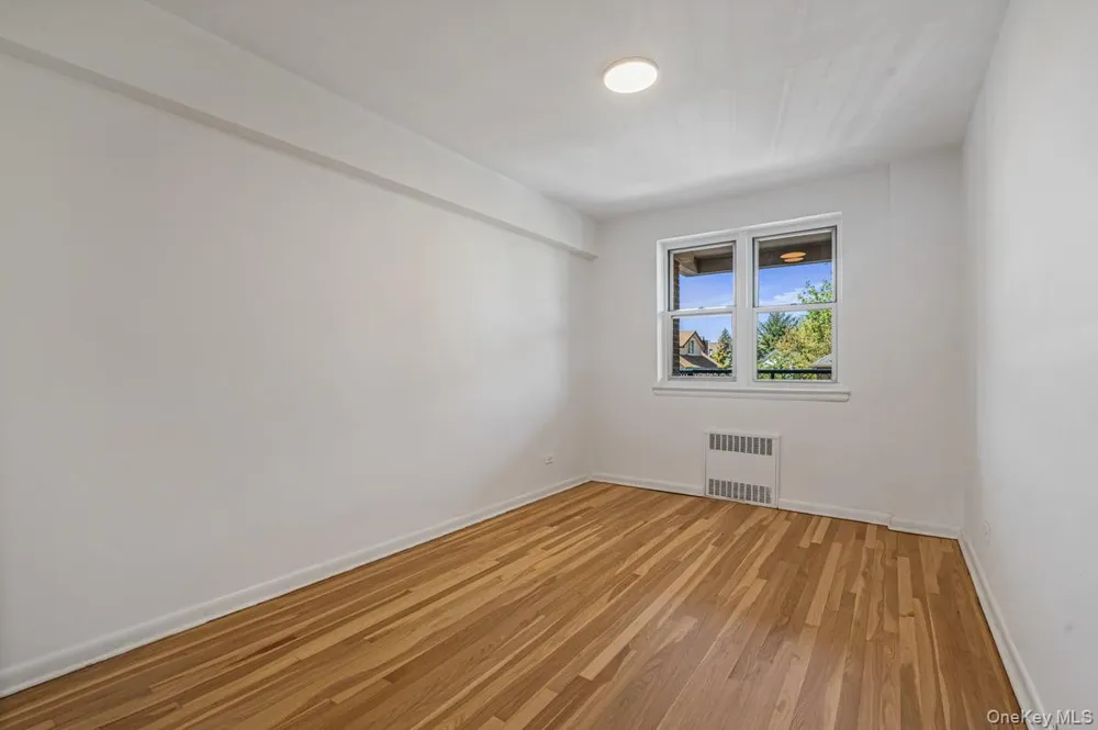 162-01 Powells Cove Boulevard #3N Beechhurst, NY 11357