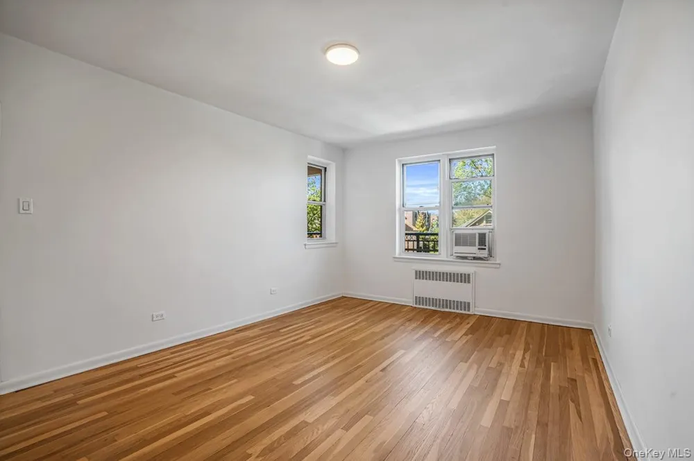 162-01 Powells Cove Boulevard #3N Beechhurst, NY 11357