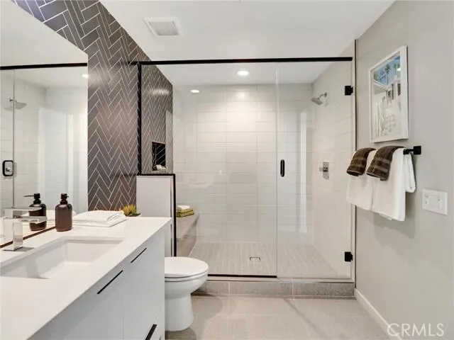 706 Obsidian Loop E Palm Springs, CA 92264