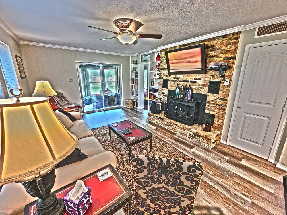 542 Wildewood Drive Chandler, TX 75758